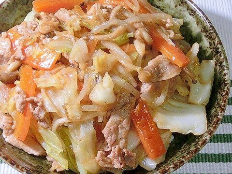 野菜たっぷり豚こま肉のオイスターソース丼